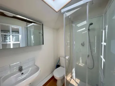 Salle de bains dans l'établissement La Maison Saint Pierre, Aulnay