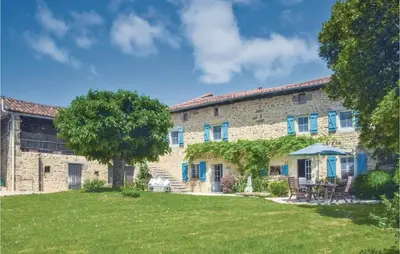 Jardin de l'établissement Amazing Home In Suaux