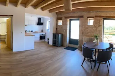 Cuisine ou kitchenette dans l'établissement Gîte au cœur du Marais mouillé (2 à 4 pers - 60m²)