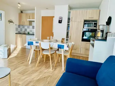 Cuisine ou kitchenette dans l'établissement L'encre bleue - 800 mètres de la plage