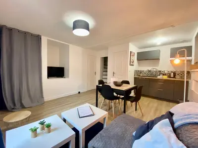 Cuisine ou kitchenette dans l'établissement Le Clain de Vivonne, cosy appartement plein centre