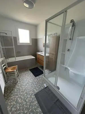 Salle de bains dans l'établissement Le gîte de Marie