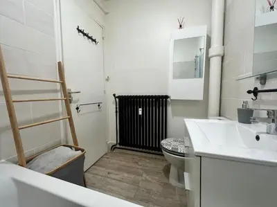 Salle de bains dans l'établissement Le P'tit Anatole - Joli T2 avec parking