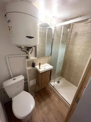 Salle de bains dans l'établissement Sous les toits du parvis