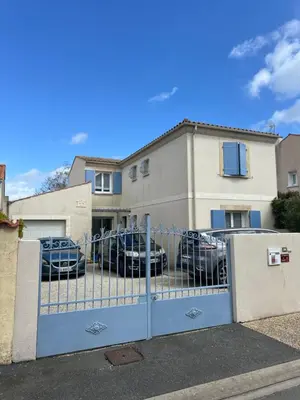 Bâtiment de le séjour chez l'habitant