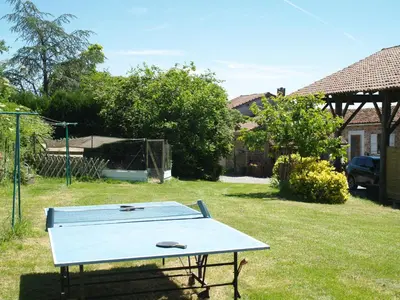 Tennis de table au sein de l'établissement Tranquille Vienne Gites a Chirac dept Charente ou à proximité
