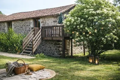 Jardin de l'établissement Tranquille Vienne Gites a Chirac dept Charente
