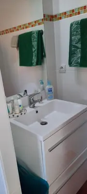 Salle de bains dans l'établissement Studio situé centre ville