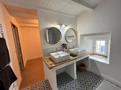 Salle de bains dans l'établissement Maison de ville rénovée à 5 mn du Futuroscope