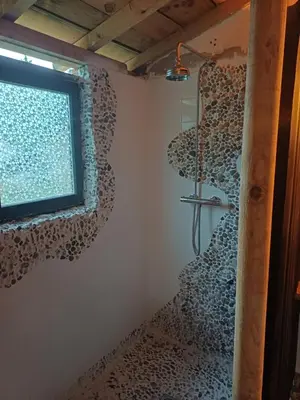 Salle de bains dans l'établissement Pays de Joie - Caravan La Bohème
