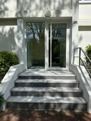 Façade ou entrée de l'établissement Devant les grands chalutiers