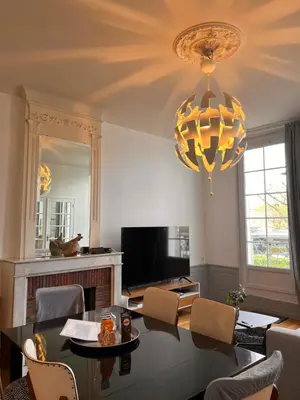 Télévision ou salle de divertissement dans l'établissement La Colbertine - Charming Apartment in Place Colbert