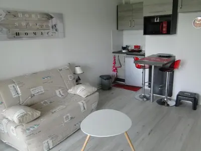 Cuisine ou kitchenette dans l'établissement Magnifique studio à Aytré