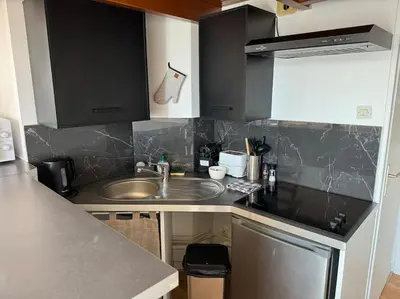 Cuisine ou kitchenette dans l'établissement ღ L'Entr'Act • Au cœur de ville et du vieux Port