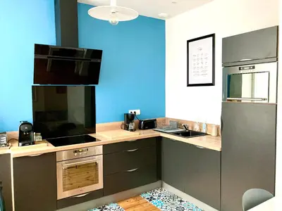 Cuisine ou kitchenette dans l'établissement Beau T3 lumineux : La Couronne