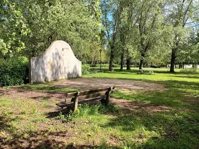 Jardin de l'établissement Au bord de la rivière