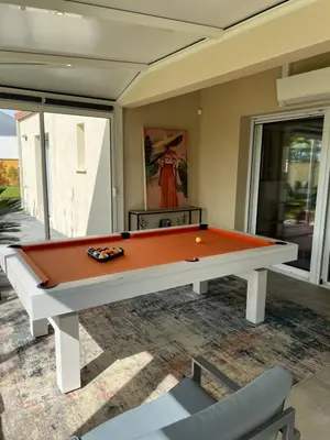 Billard dans l'établissement La Maison du Bonheur