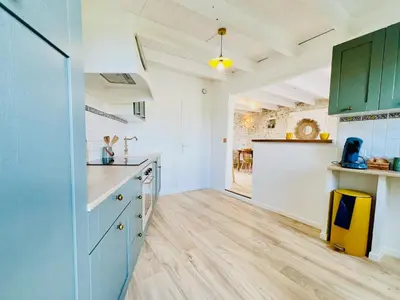 Cuisine ou kitchenette dans l'établissement LE PETIT FRANC gite cosy proche tous commerces
