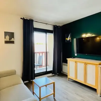 Charming accommodation with pool in La Rochelle