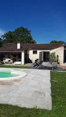 Piscine de l'établissement Damvix Chambre d hôtes La Barbée ou située à proximité