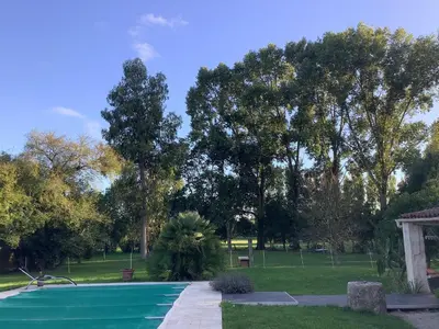 Tennis ou squash au sein de le B&B/chambre d'hôtes ou à proximité