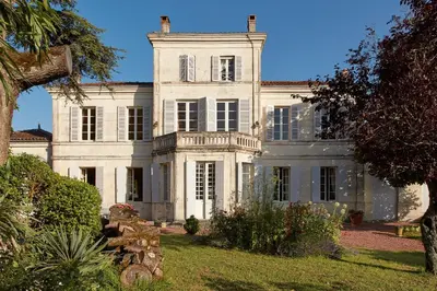 Jardin de l'établissement Domaine Maze Churchill