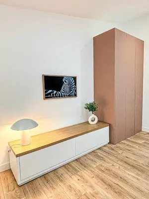Télévision ou salle de divertissement dans l'établissement La Cahute Rochelaise - Cosy dans le centre-ville à 5 min du port