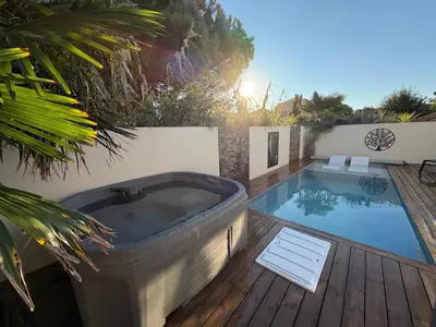 Piscine de l'établissement Villa 300m de la mer, Chatelaillon Piscine et SPA ou située à proximité