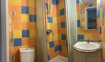 Salle de bains dans l'établissement A -15min à Vélo du vieux Port La Rochelle 2