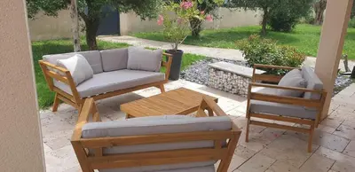 Coin salon dans l'établissement Maison contemporaine près de la mer