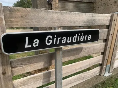 Certificat, récompense, panneau ou autre document affiché dans l'établissement Une chambre au calme en Gâtine Deux-Sévrienne