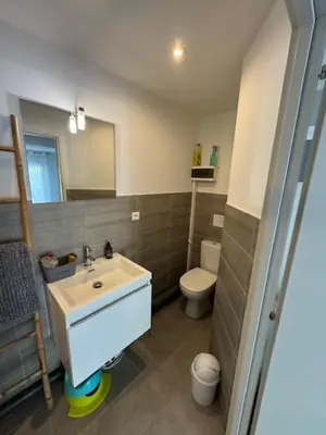 Salle de bains dans l'établissement Chambre à la campagne