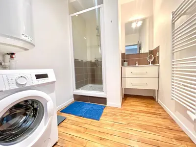Salle de bains dans l'établissement Le Cassiopée ~ T3 avec parking proche centre ville