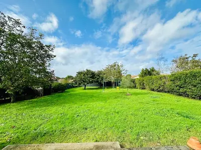 Jardin de l'établissement Au petit bonheur - Maison familiale au calme