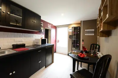 Cuisine ou kitchenette dans l'établissement Love Room 