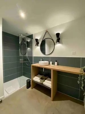 Salle de bains dans l'établissement Le Tropical, Maison T3 - 55m2