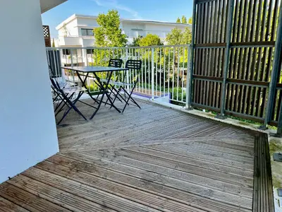 Balcon ou terrasse dans l'établissement Superbe appartement extérieur, 2 chambres, parking