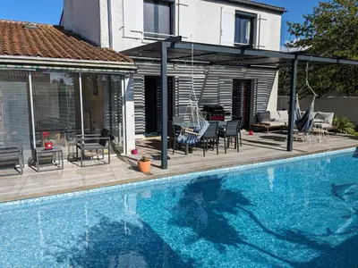 Piscine de l'établissement Teresa Beauté - grande maison 4 chambres proche La Rochelle Ile de Ré avec piscine ou située à proximité