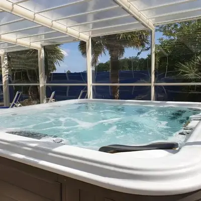 Maison accueillante avec piscine à Meursac + Spa