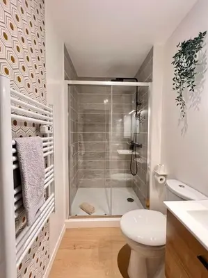 Salle de bains dans l'établissement MAISON LA FEUILLERAIE N3-standingmaison-Wifi-proche centre ville-PROPERTY RENTAL NM