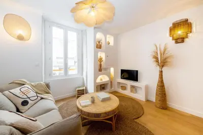 Coin salon dans l'établissement Appartement au cœur de La Rochelle avec terrasse