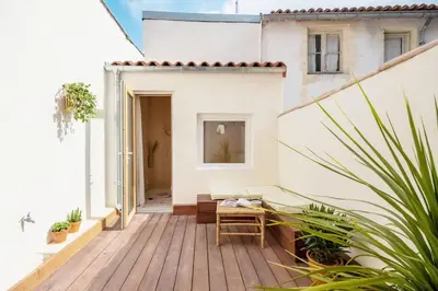 Balcon ou terrasse dans l'établissement Appartement au cœur de La Rochelle avec terrasse