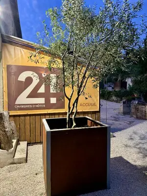 Plan de l'établissement Le gîte 24 proche du Futuroscope - Jacuzzi compris