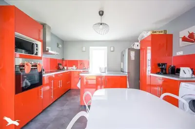 Cuisine ou kitchenette dans l'établissement Belle maison proche plage