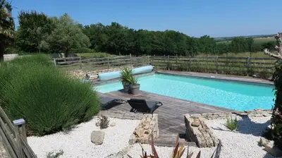 Piscine de l'établissement Villa Taru Marais Poitevin ou située à proximité