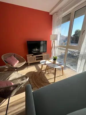 Télévision ou salle de divertissement dans l'établissement La Tour Saint-Nicolas