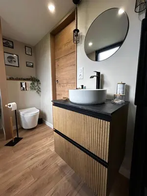 Salle de bains dans l'établissement L'arbre de soie Futuroscope Acacia