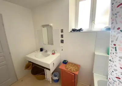Salle de bains dans l'établissement Chez Nellane - Poitiers - HyperCentre - LaConciergerie