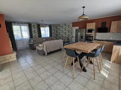 Cuisine ou kitchenette dans l'établissement Gîte Natura Bella
