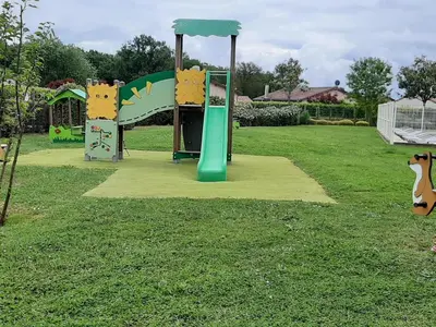 Aire de jeux pour enfants de l'établissement Villa in Les Forges with Golf & Pool Access